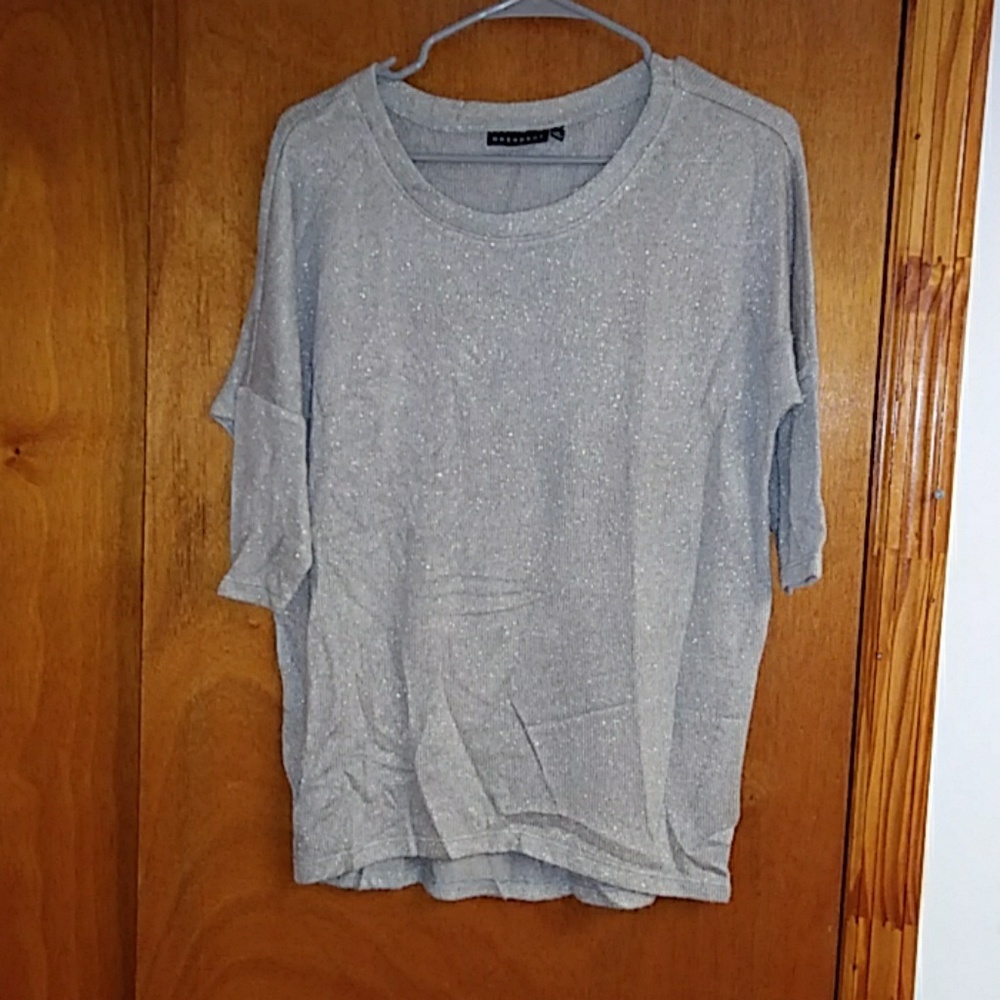 🎑 Sparkling in gray Tops